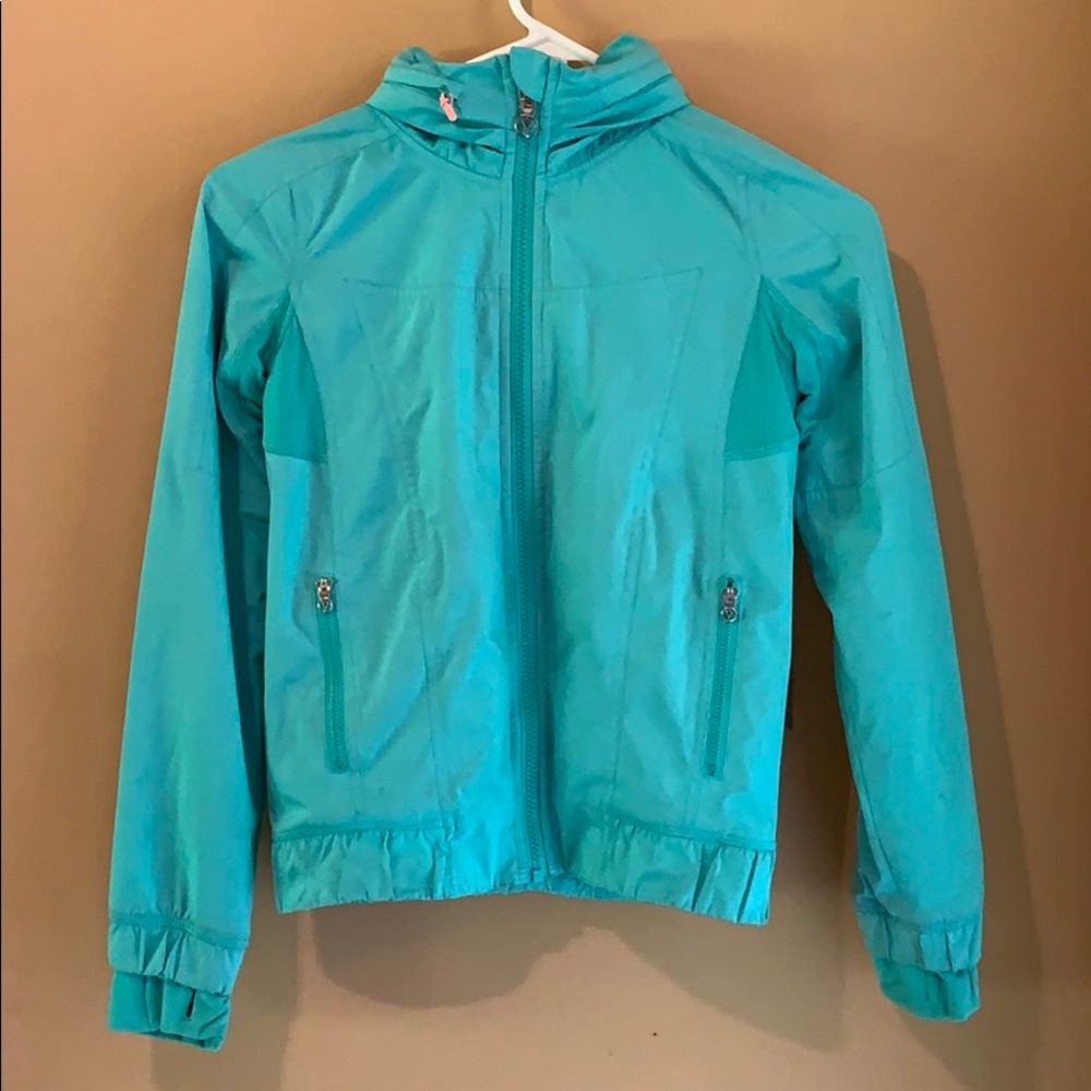 LULULEMON/ivivvia athletic rain/windbreaker jacket